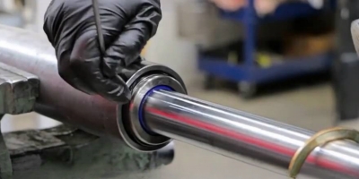 Disassemble a Hydraulic Cylinder